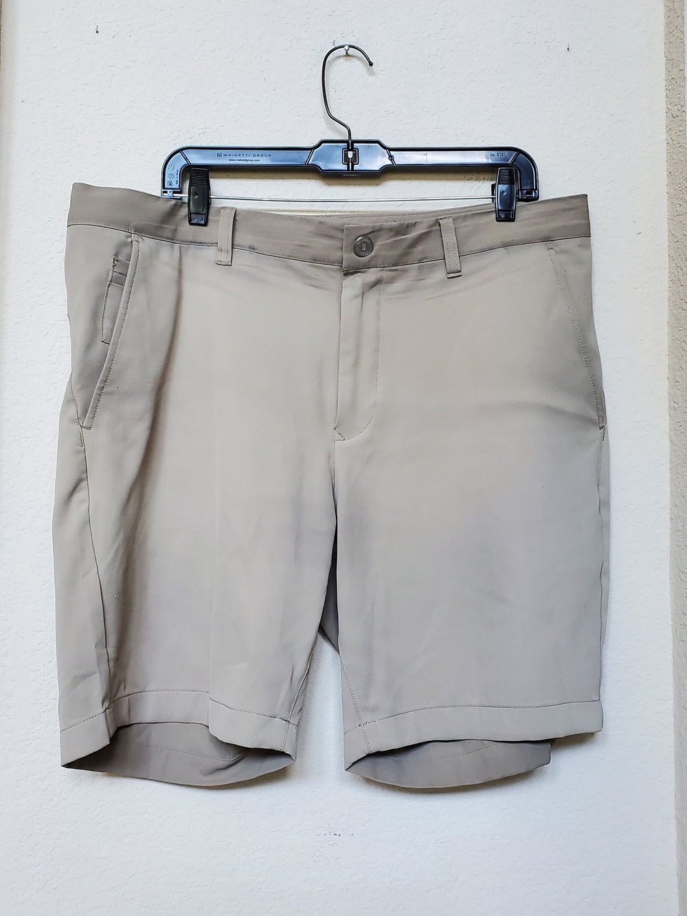 Bonobos Beige Flat-Front Golf Shorts. Size 36